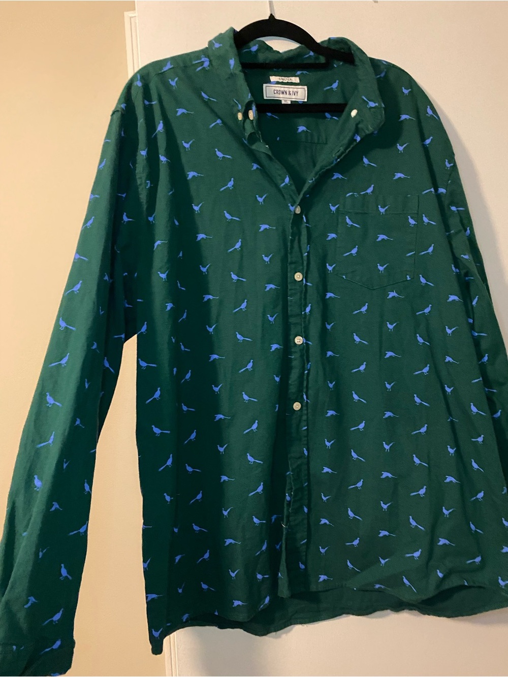 Crown & Ivy Green Long-Sleeve Button-Up Shirt with Blue Pheasant Print